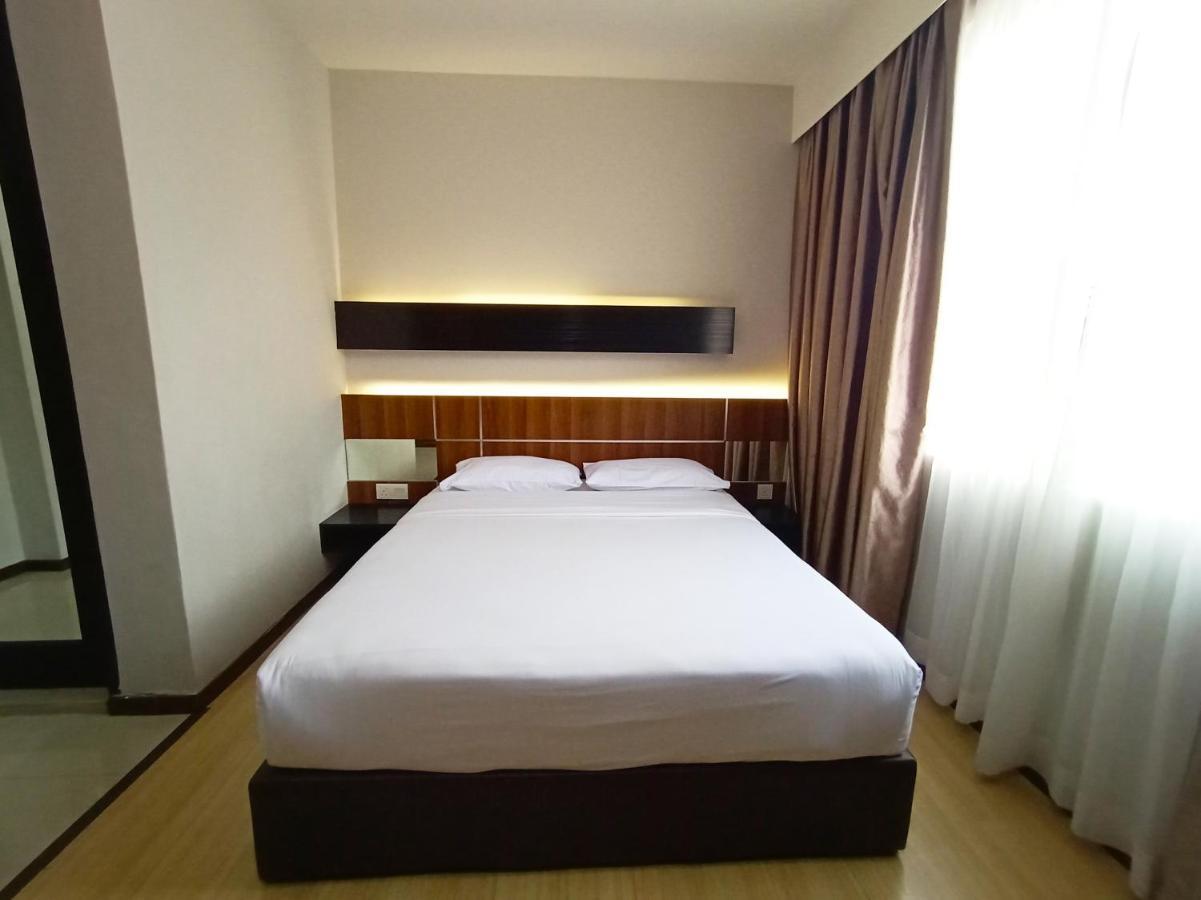 Oyo 90091 Hi Inn Sibu Exterior foto