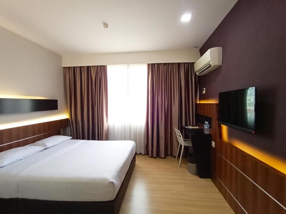 Oyo 90091 Hi Inn Sibu Exterior foto