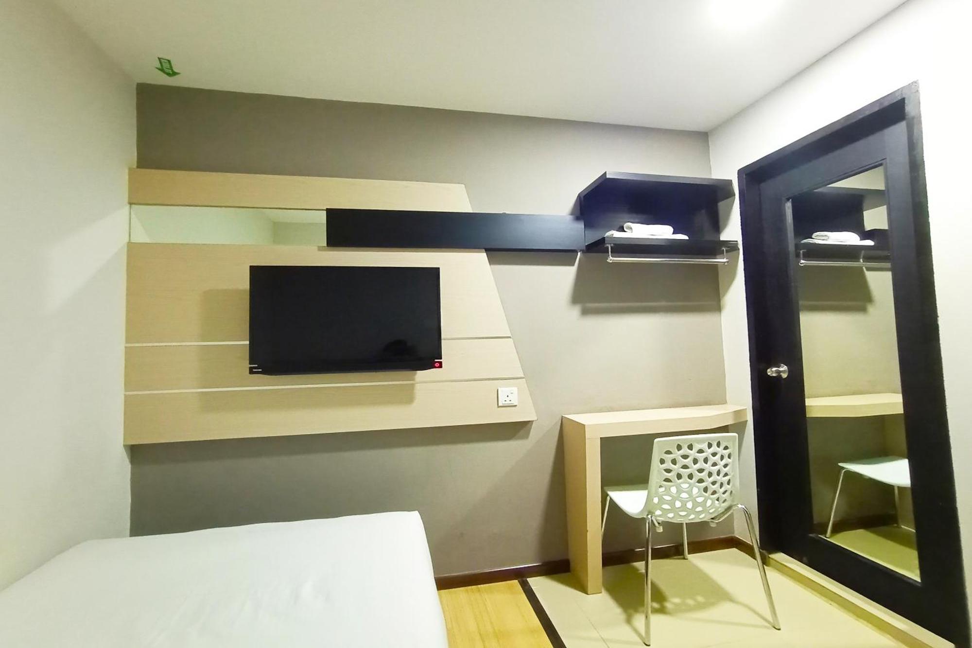Oyo 90091 Hi Inn Sibu Exterior foto