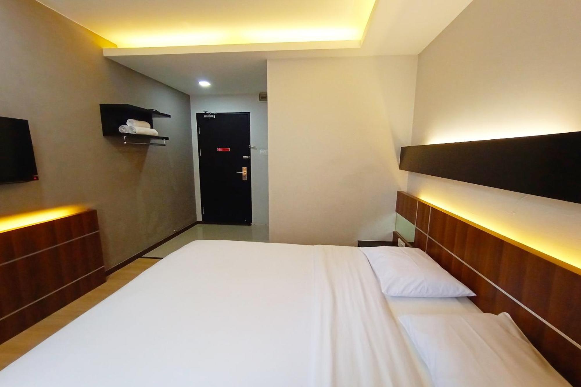 Oyo 90091 Hi Inn Sibu Exterior foto
