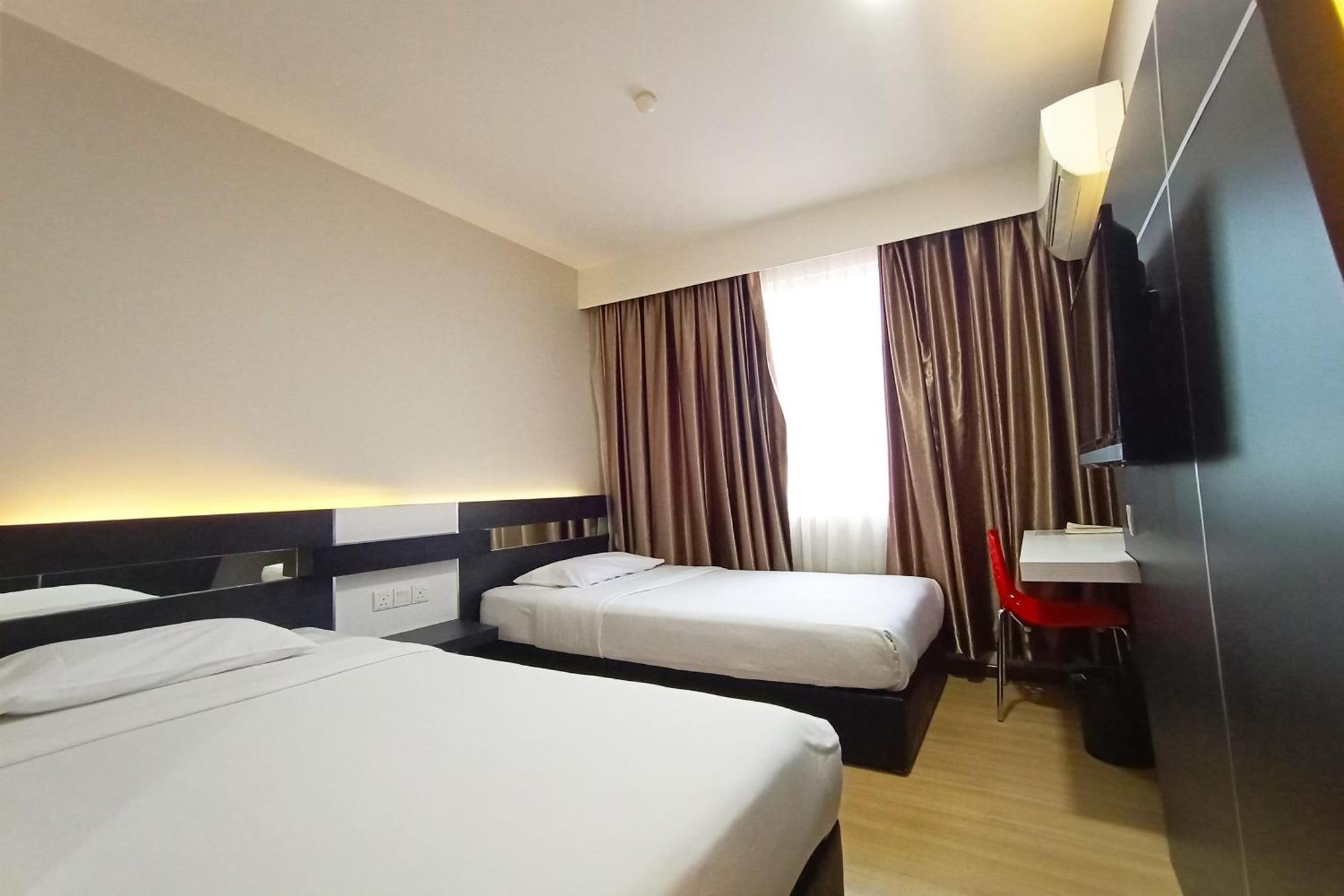 Oyo 90091 Hi Inn Sibu Exterior foto