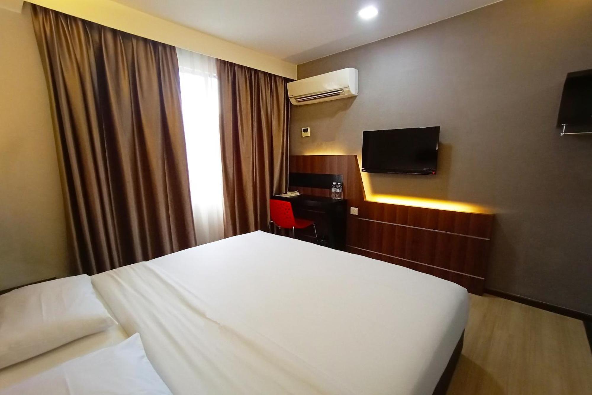 Oyo 90091 Hi Inn Sibu Exterior foto