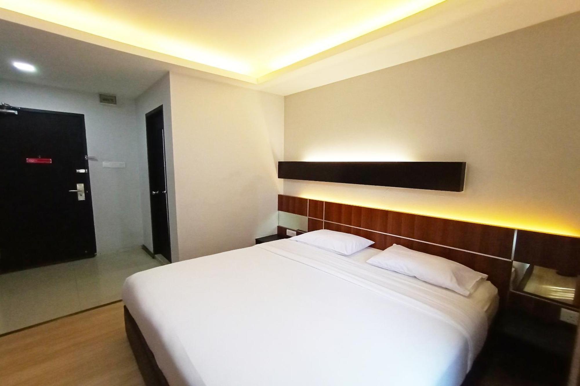 Oyo 90091 Hi Inn Sibu Exterior foto