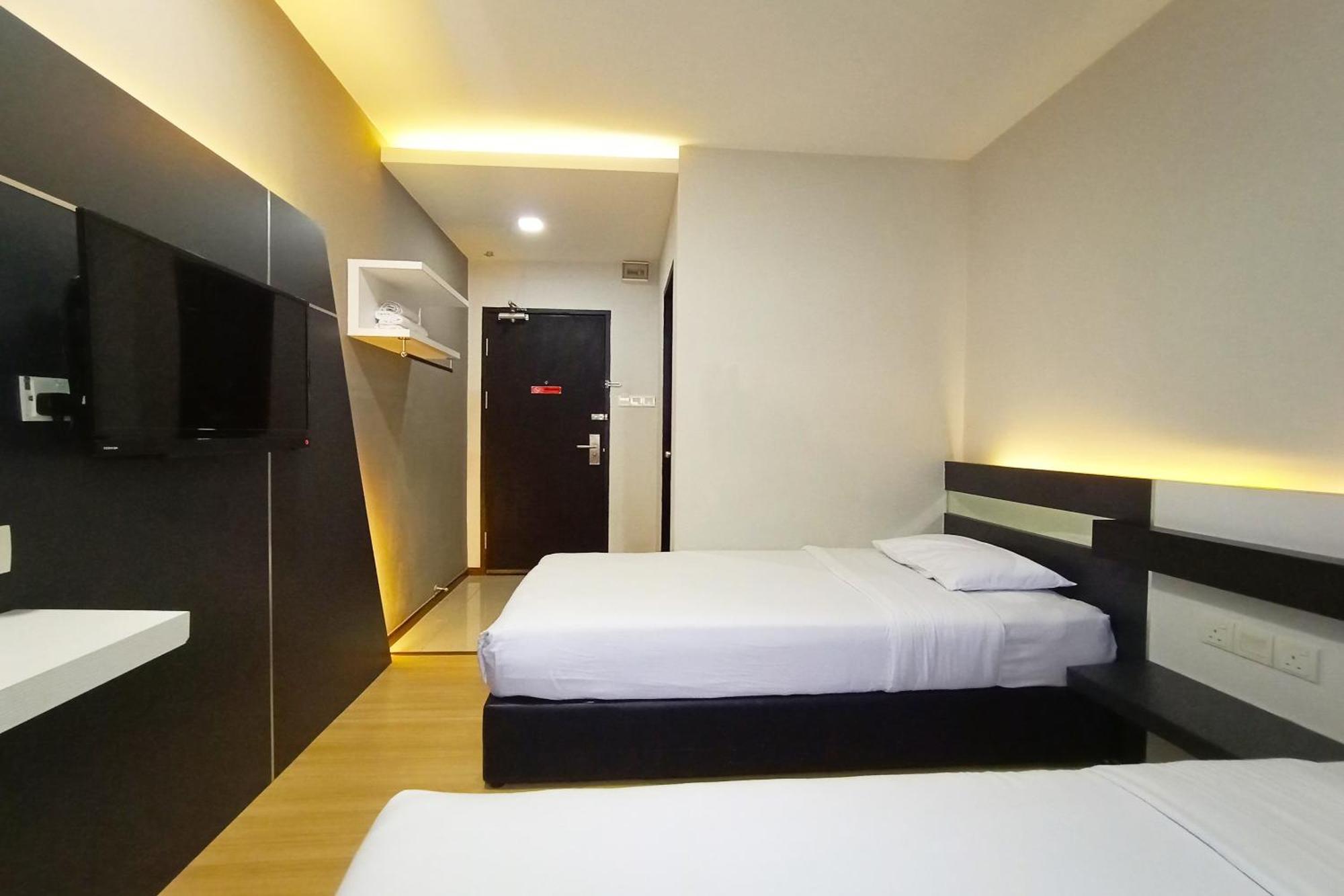 Oyo 90091 Hi Inn Sibu Exterior foto