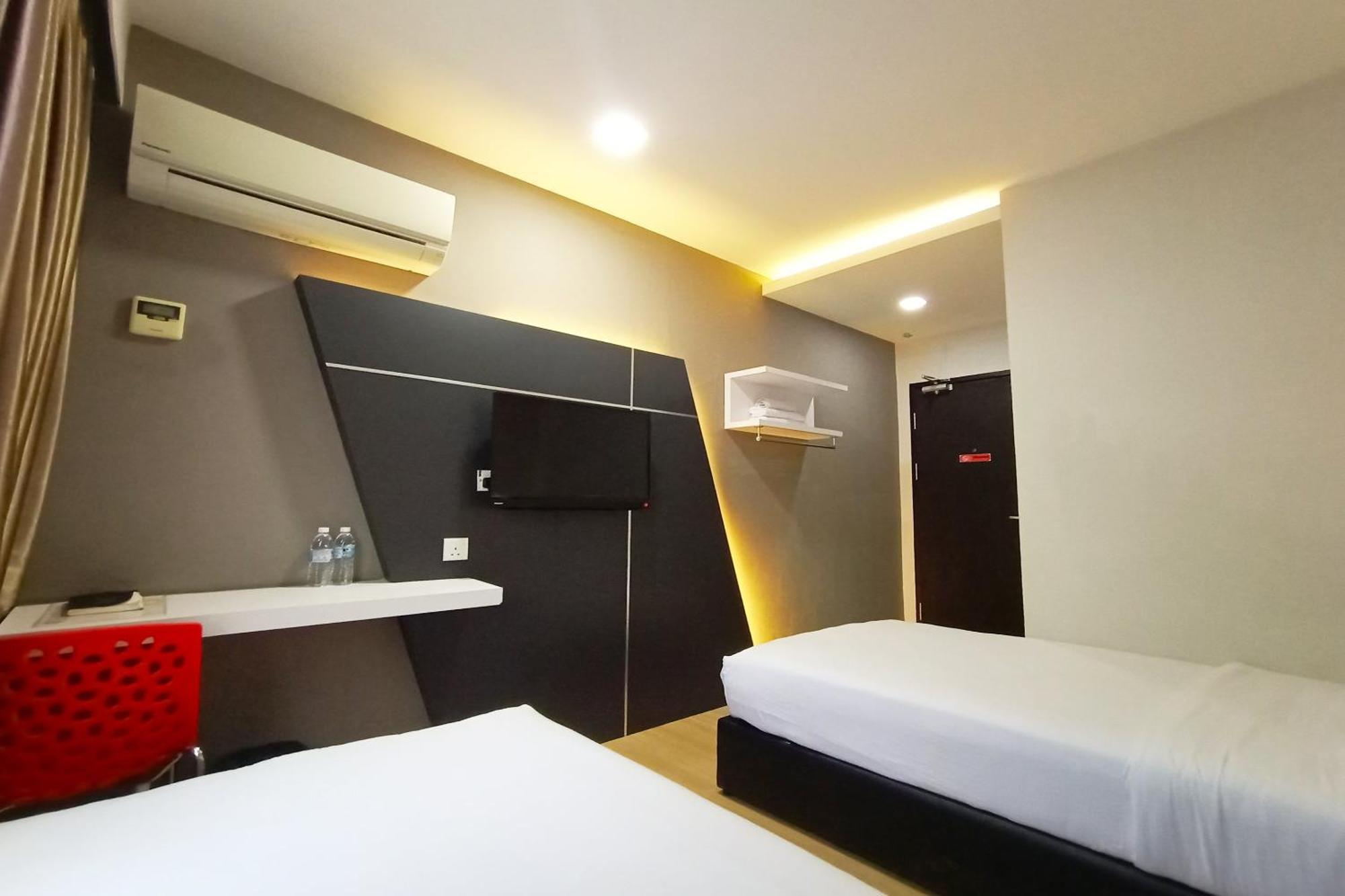 Oyo 90091 Hi Inn Sibu Exterior foto
